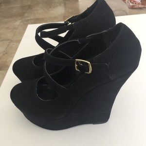 Black closed toe wedges
